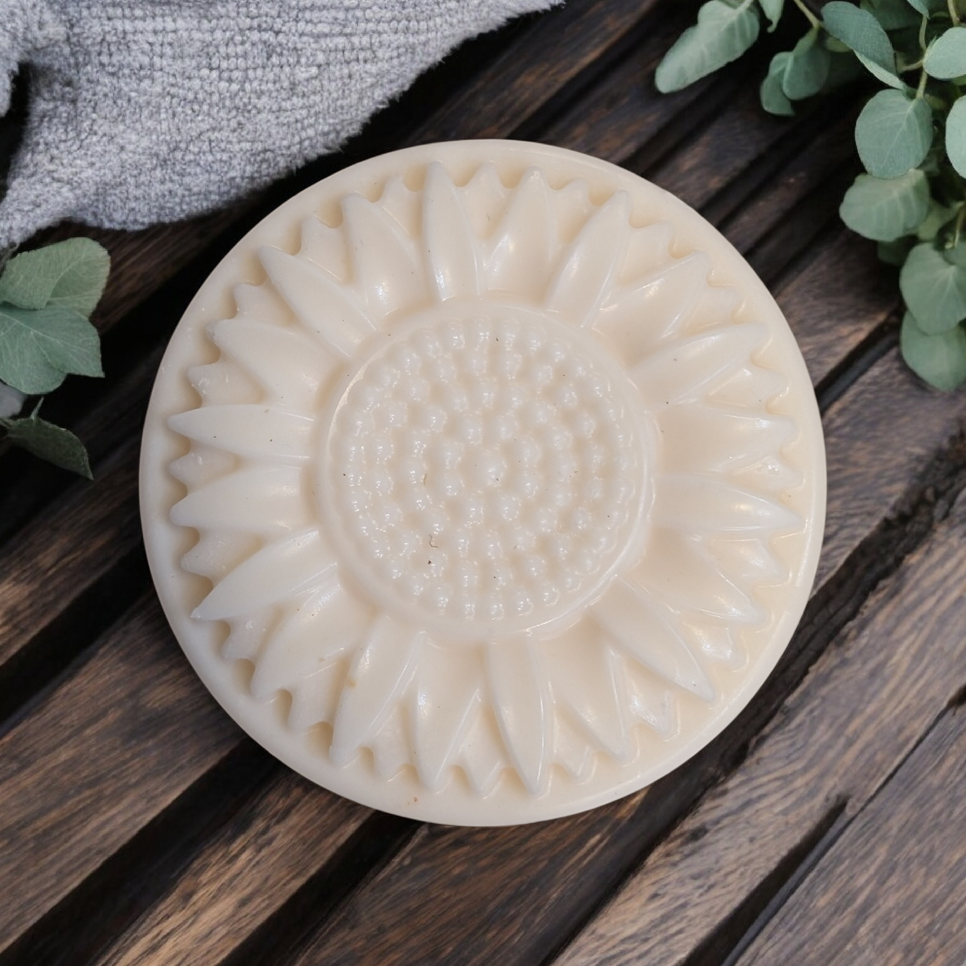 Eucalyptus and Mint Shampoo Bar